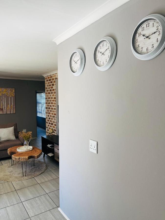 Appartement Otis Self Catering à Walvis Bay Extérieur photo